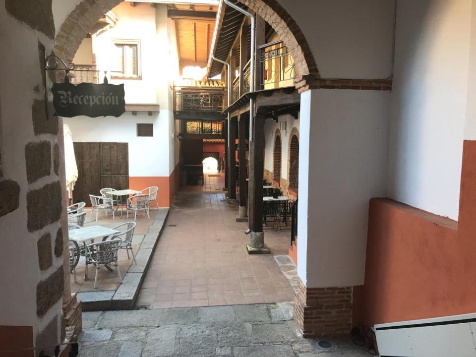 Hospedium Hotel Rural Abadia De Yuste Cuacos De Yuste Esterno foto