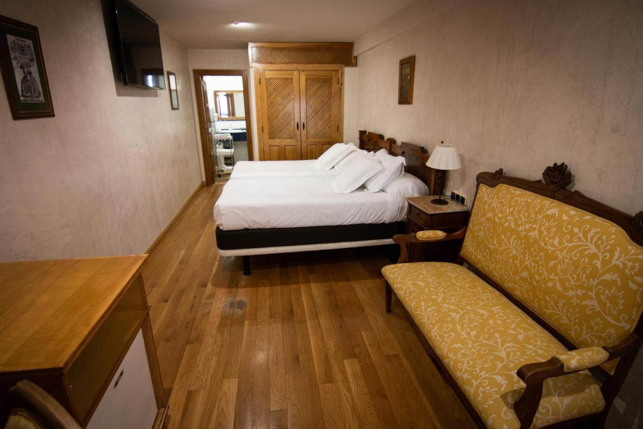 Hospedium Hotel Rural Abadia De Yuste Cuacos De Yuste Esterno foto