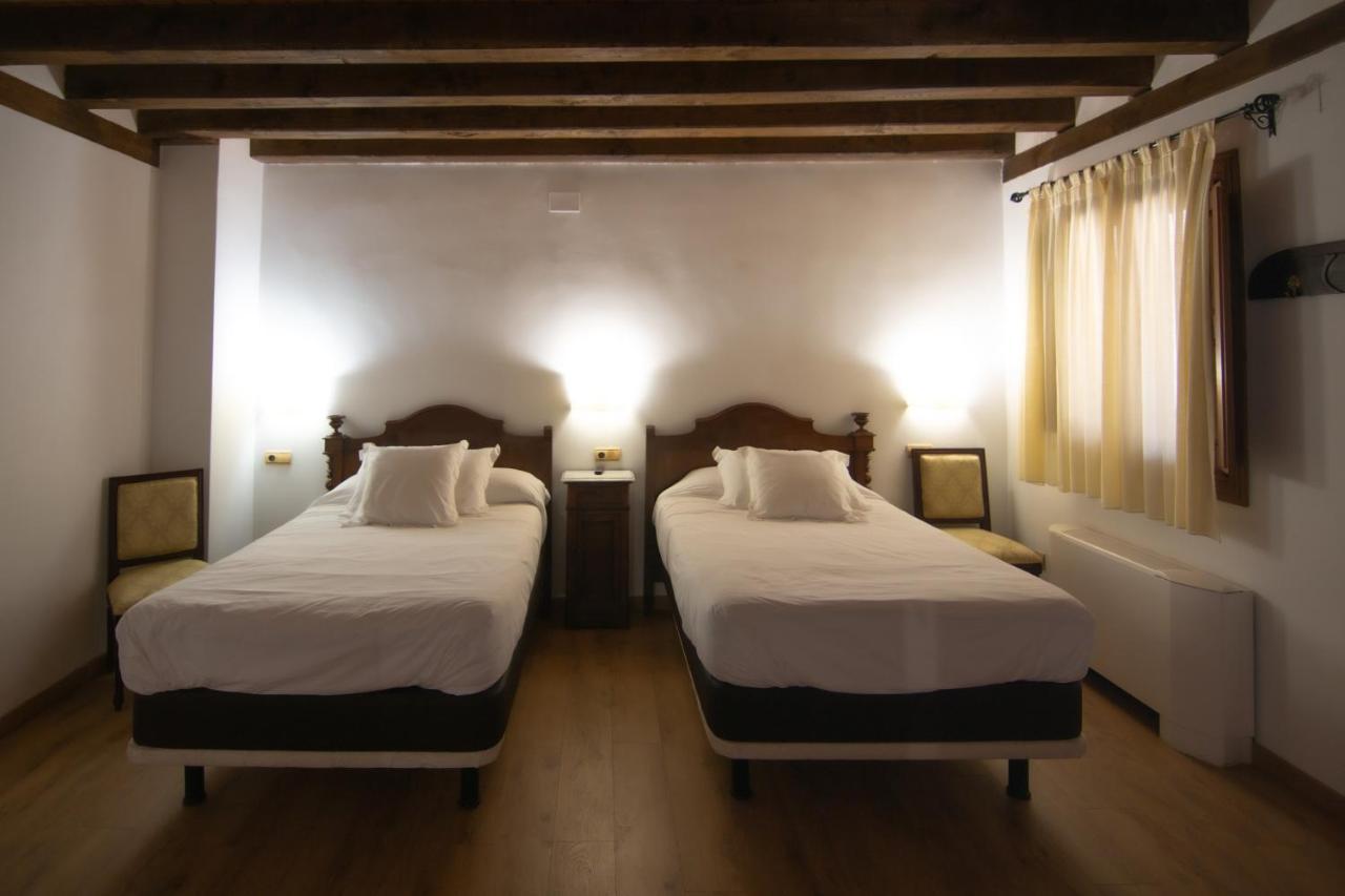 Hospedium Hotel Rural Abadia De Yuste Cuacos De Yuste Esterno foto