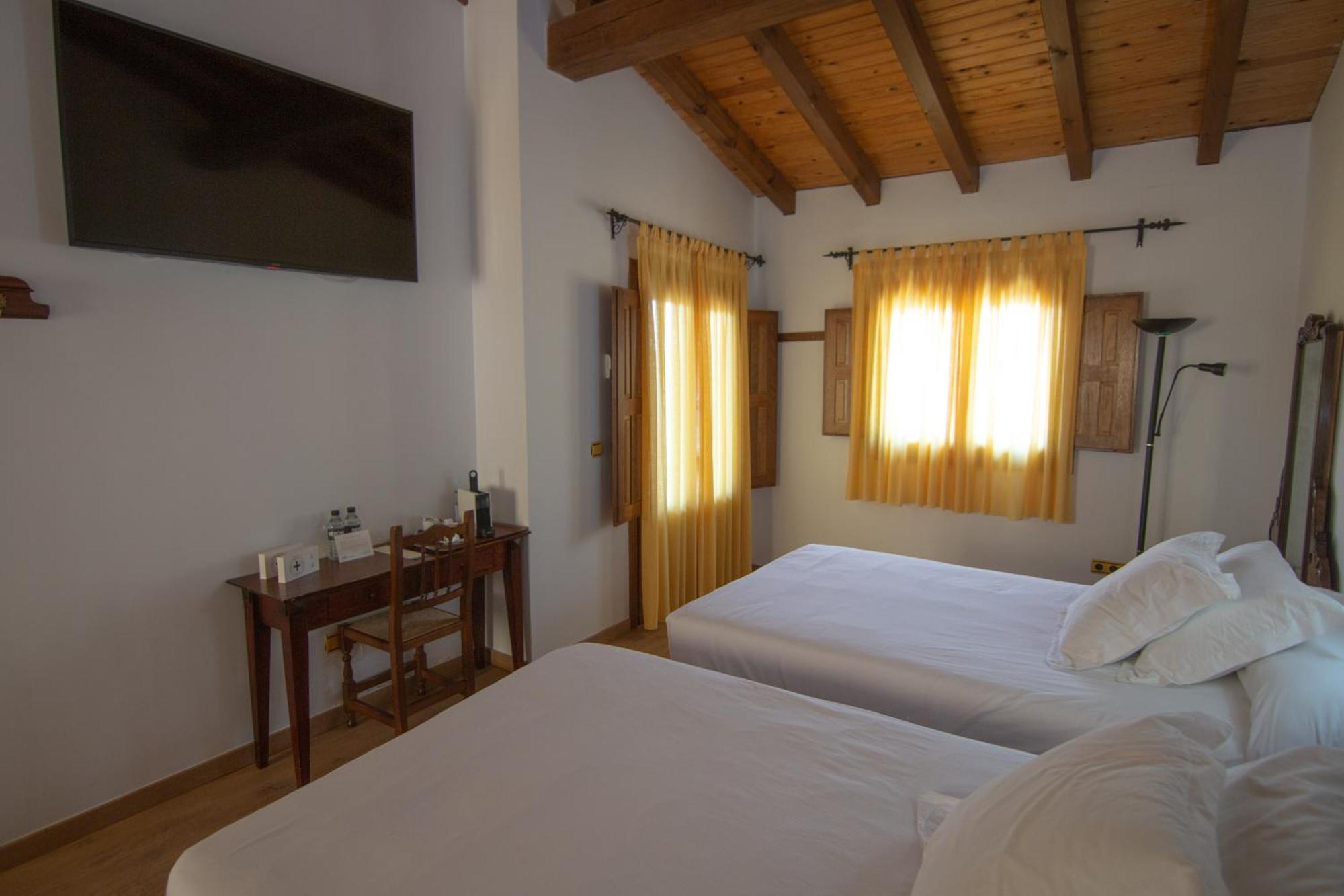 Hospedium Hotel Rural Abadia De Yuste Cuacos De Yuste Esterno foto