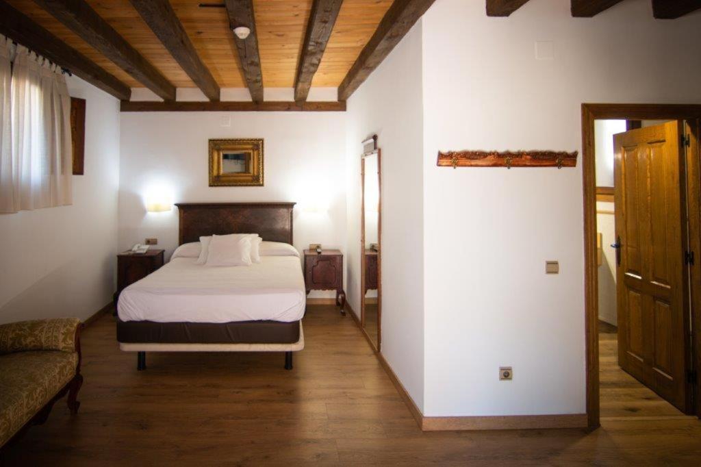 Hospedium Hotel Rural Abadia De Yuste Cuacos De Yuste Esterno foto