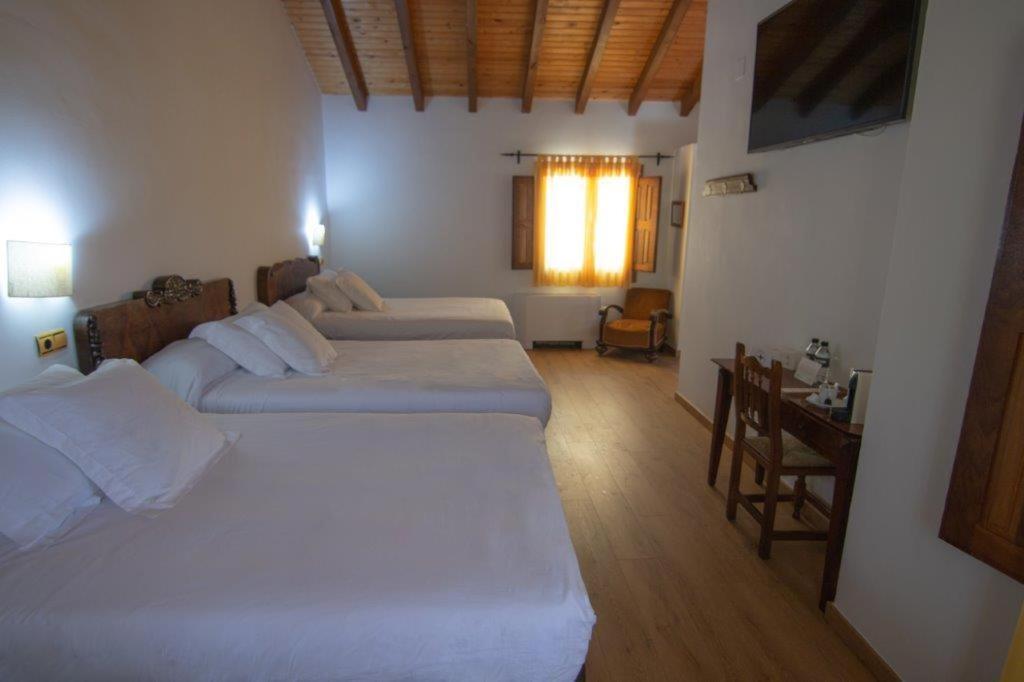 Hospedium Hotel Rural Abadia De Yuste Cuacos De Yuste Esterno foto